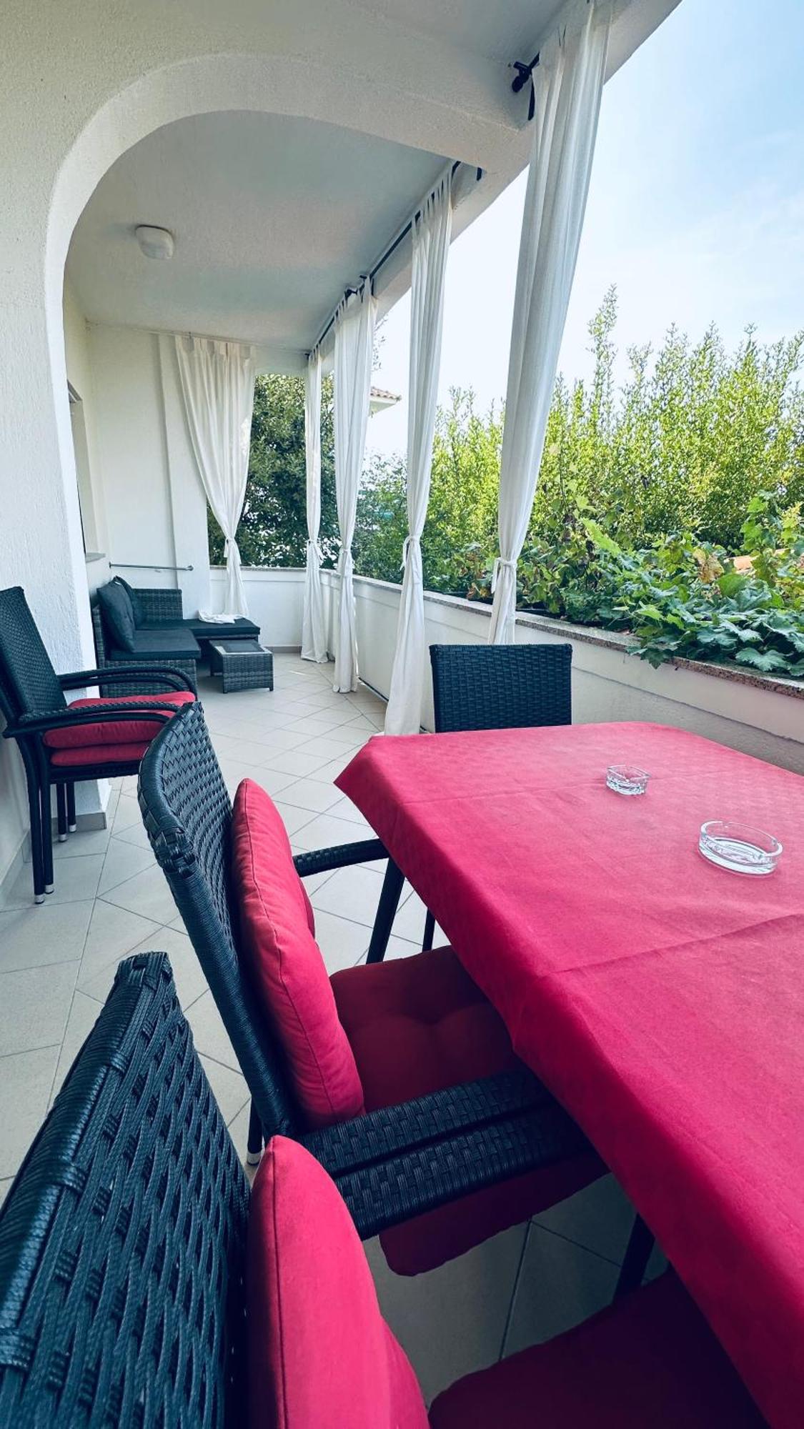 Apartments Anica Supetarska Draga Exterior photo